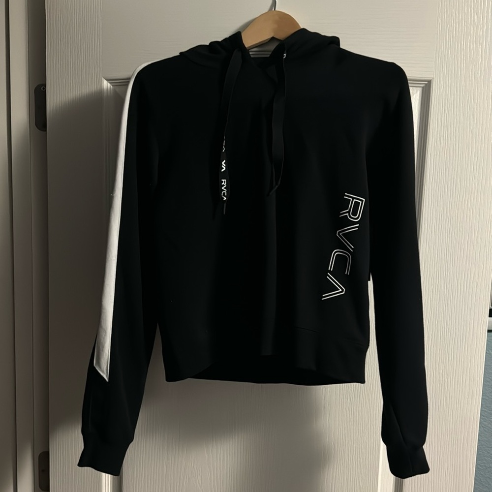 Brand new with tags RVCA Tycho pullover hoodie. Black with white stripes. size M
